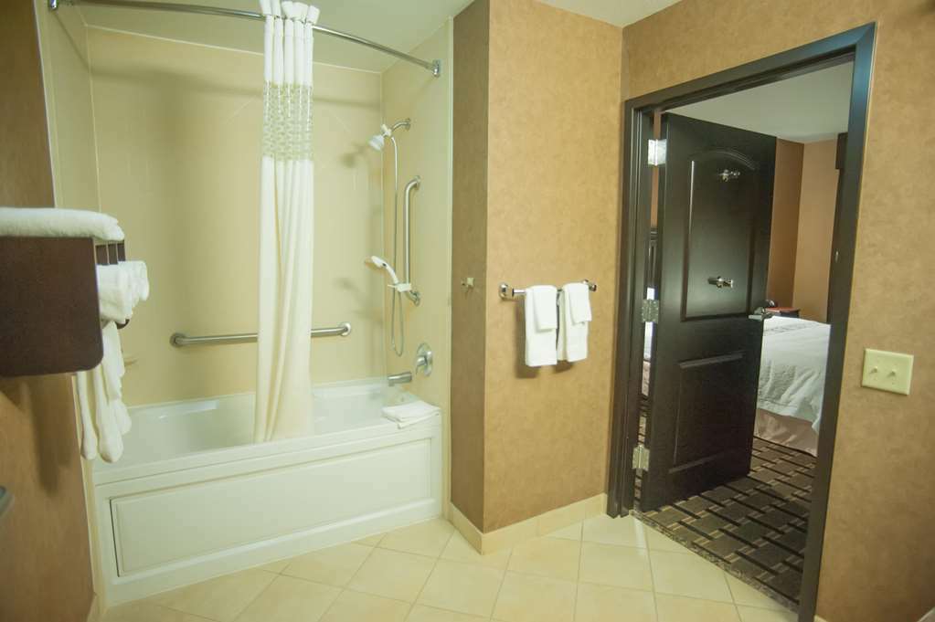Hampton Inn & Suites Palestine Room photo