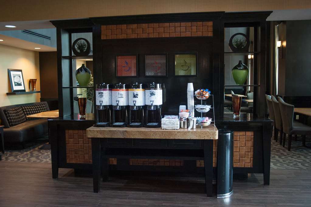 Hampton Inn & Suites Palestine Restaurant photo